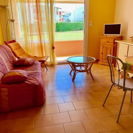 Spacieux 4 Pers Avec Piscine, A 20m De La - Cap D'agde - Fr-1-607-81 *