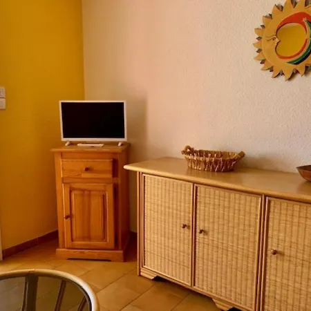 Apartment Spacieux 4 Pers Avec Piscine, A 20m De La - Cap D'agde - Fr-1-607-81 Agde