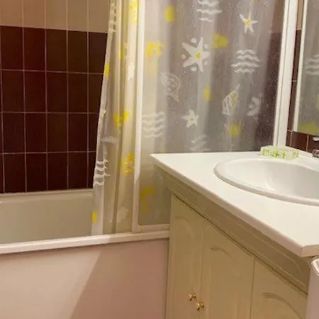 Spacieux 4 Pers Avec Piscine, A 20m De La - Cap D'agde - Fr-1-607-81 Agde