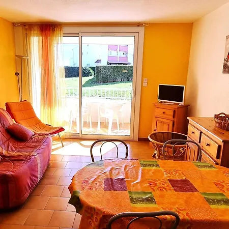 Apartment Spacieux 4 Pers Avec Piscine, A 20m De La - Cap D'agde - Fr-1-607-81 *