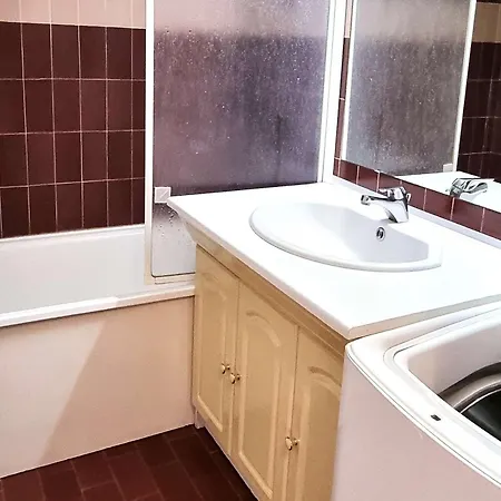 Apartment Spacieux 4 Pers Avec Piscine, A 20m De La - Cap D'agde - Fr-1-607-81 Agde